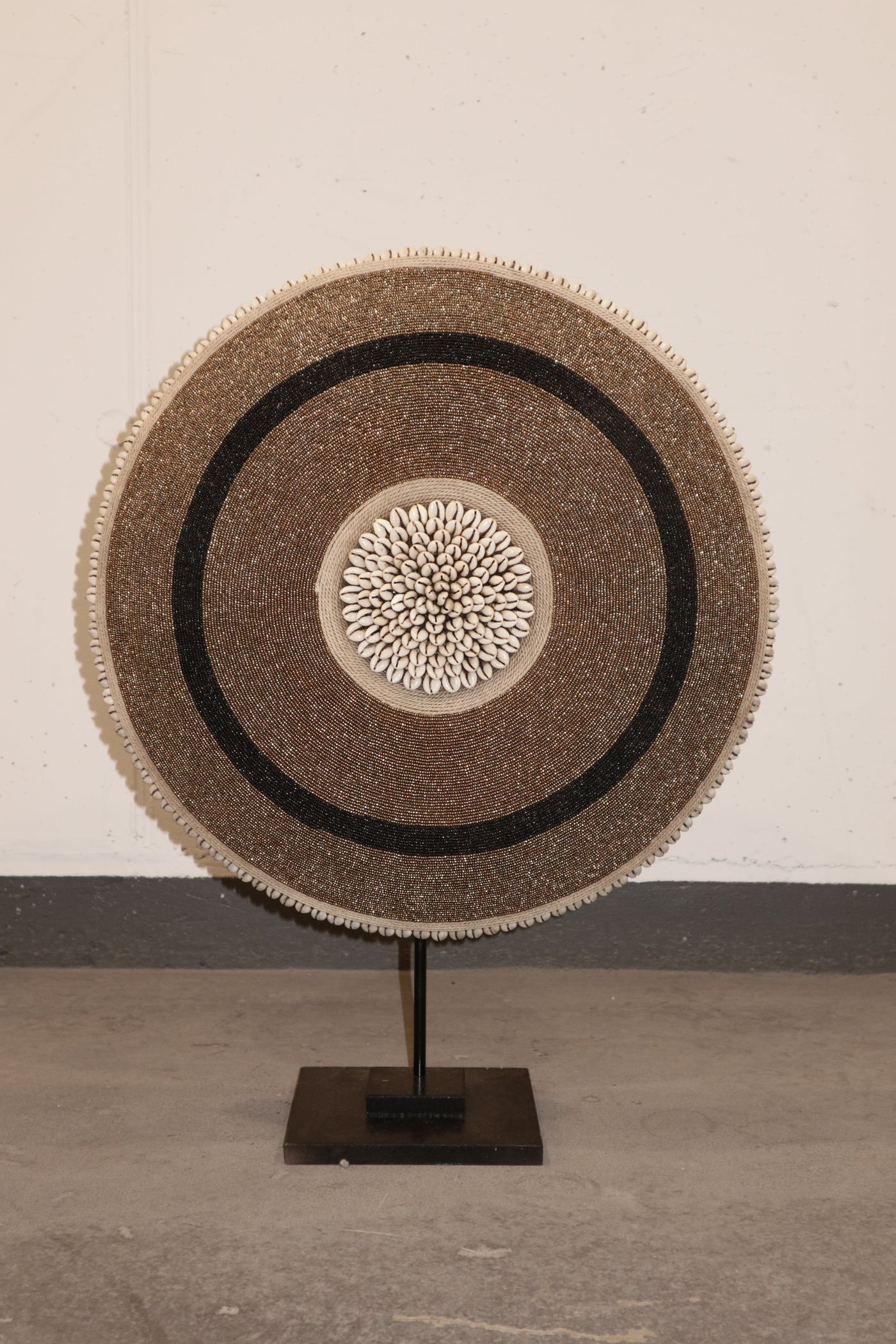 Cameroon Beaded Shield - L - 56cm Gold & Black 07