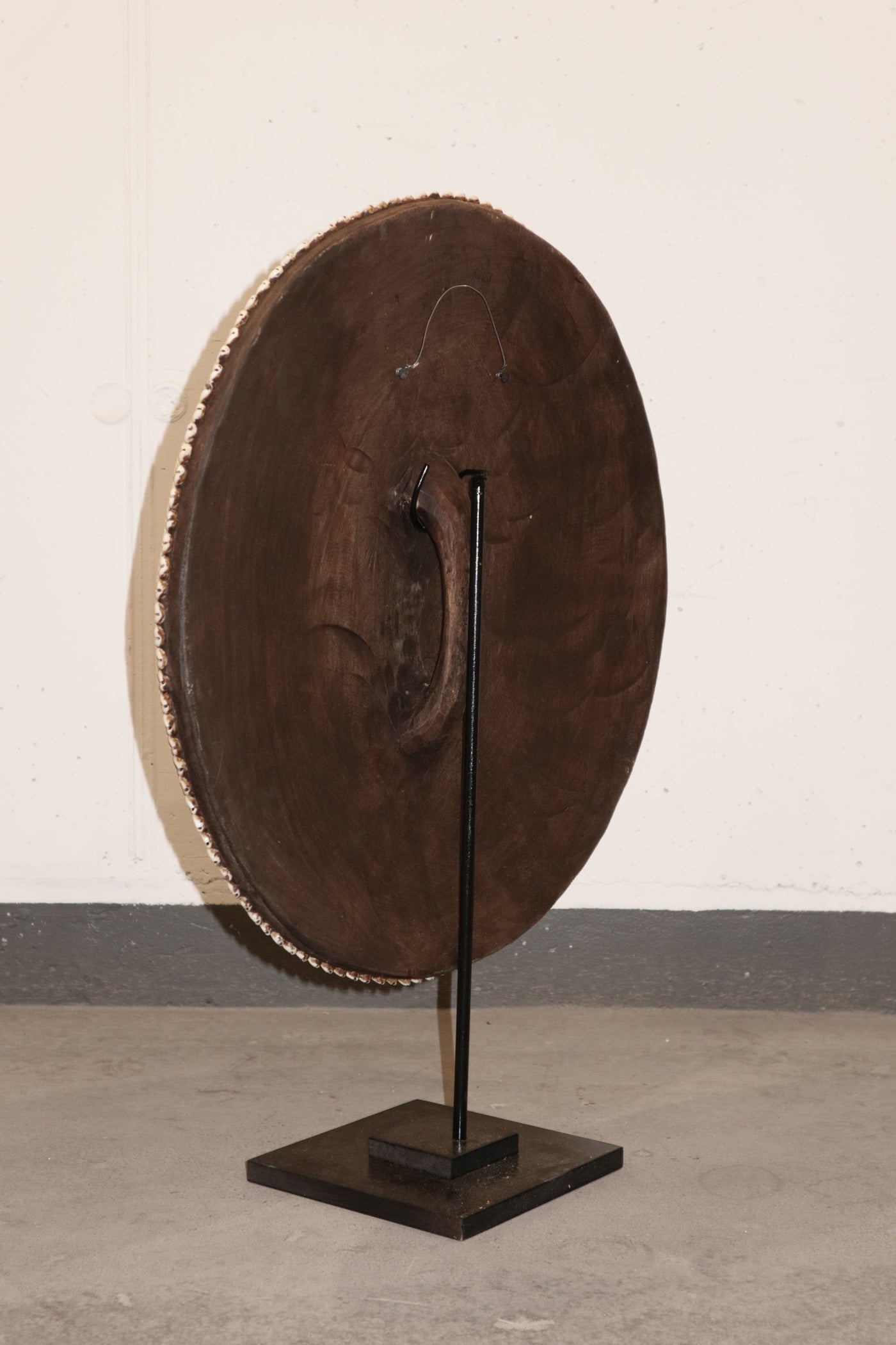 Cameroon Beaded Shield - L - 56cm Gold & Black 07