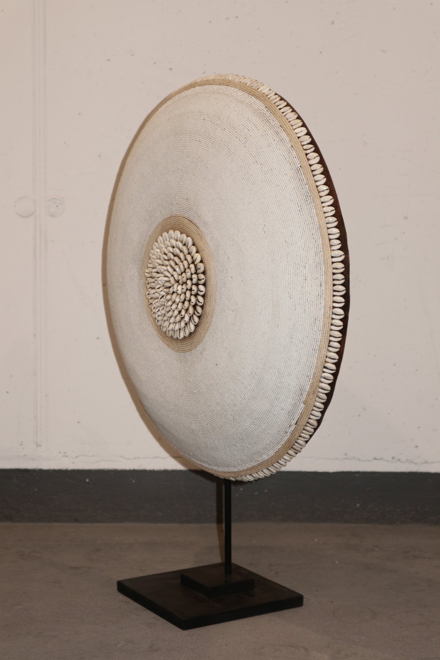 Cameroon Beaded Shield - L - 54cm White 08