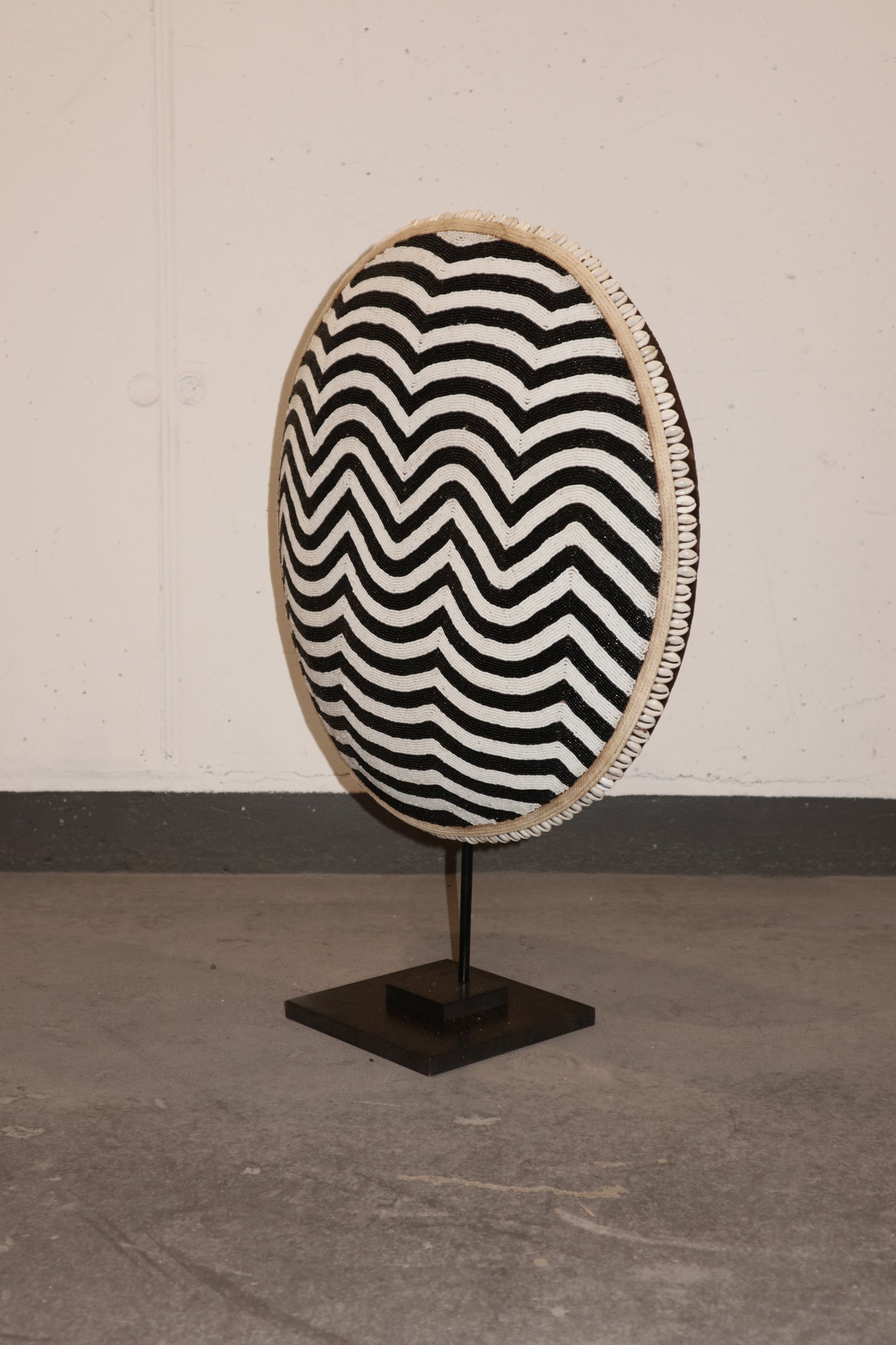 Cameroon Beaded Shield - L - 56cm Black & White 11