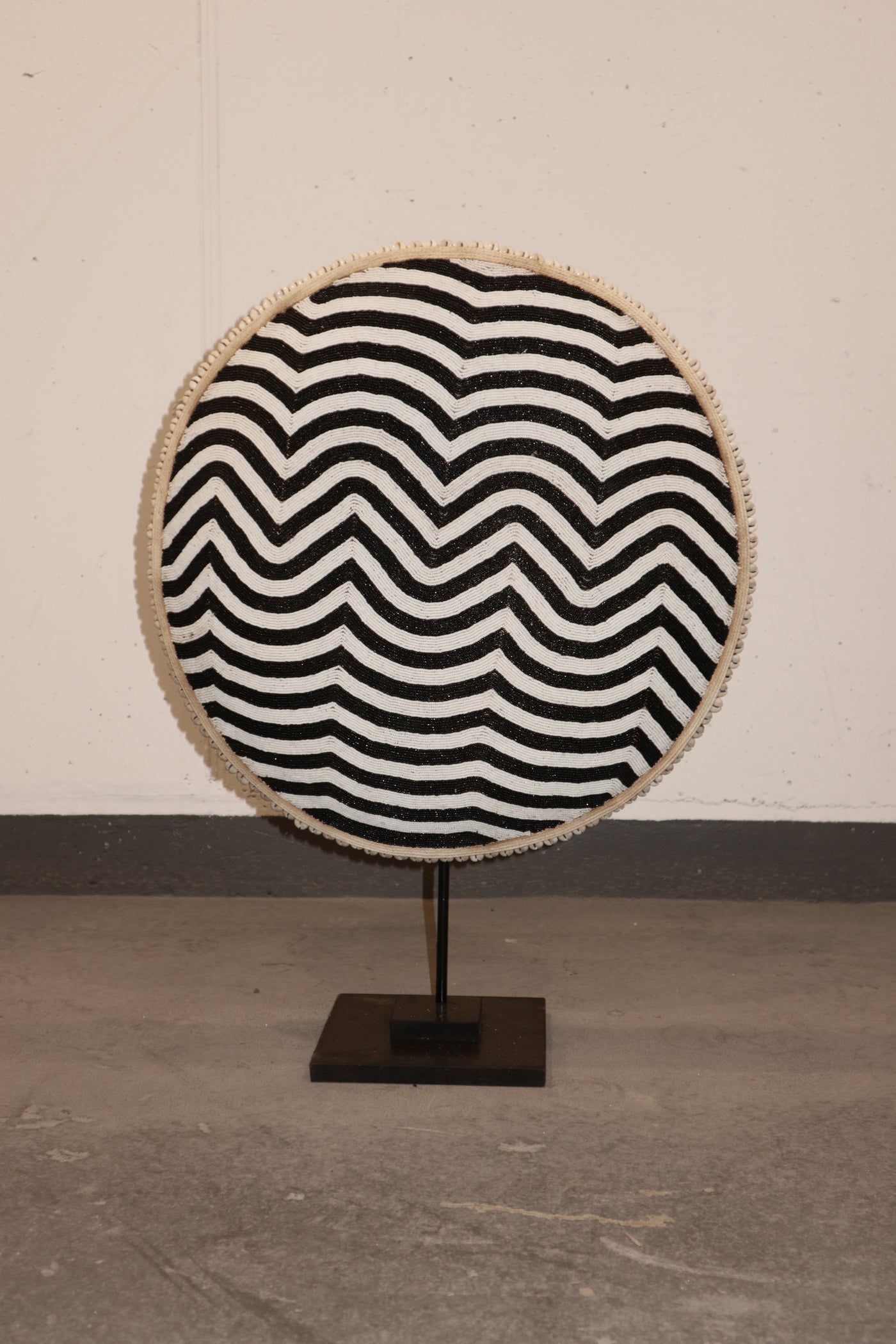 Cameroon Beaded Shield - L - 56cm Black & White 11