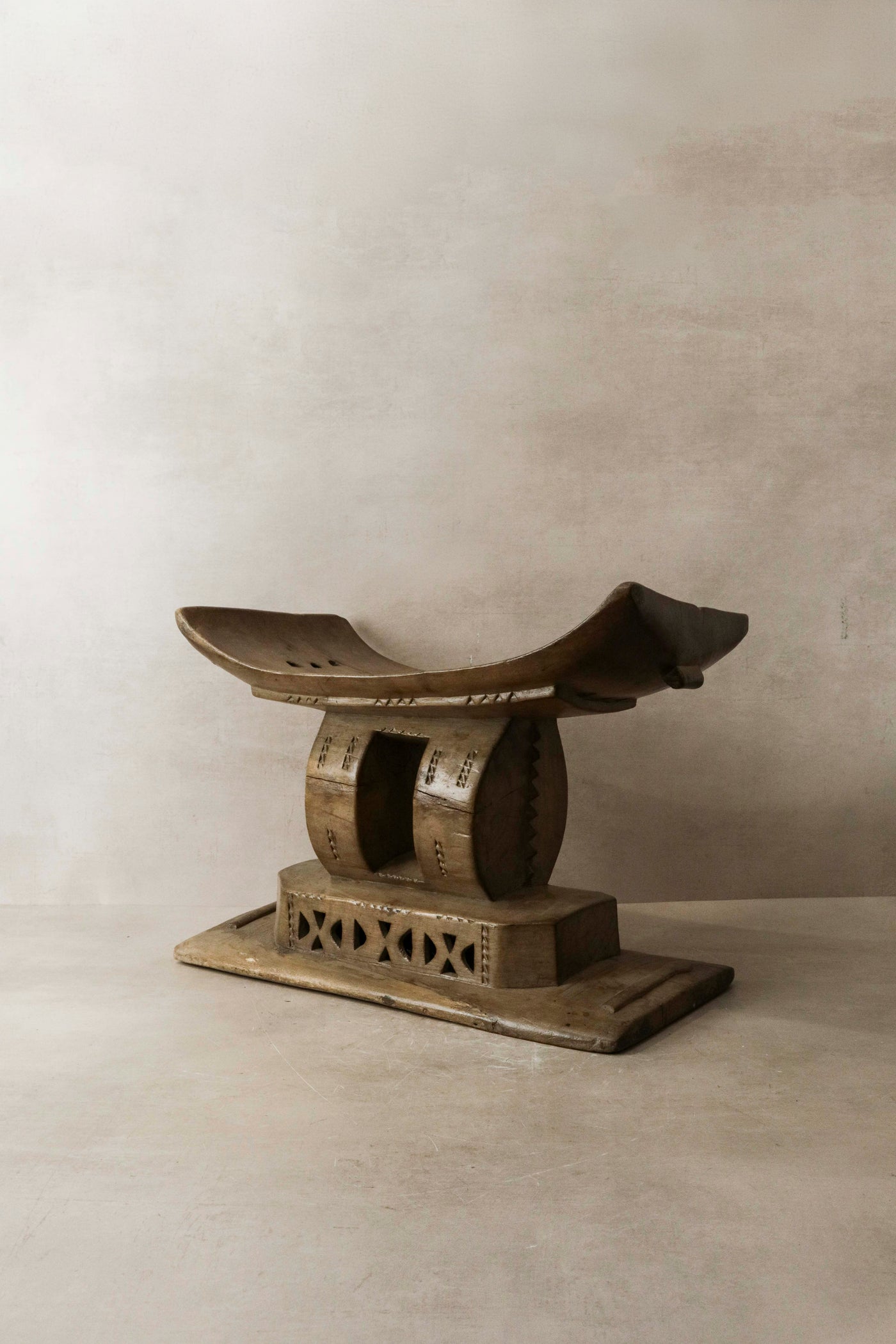 Ashanti Stool - 141.1