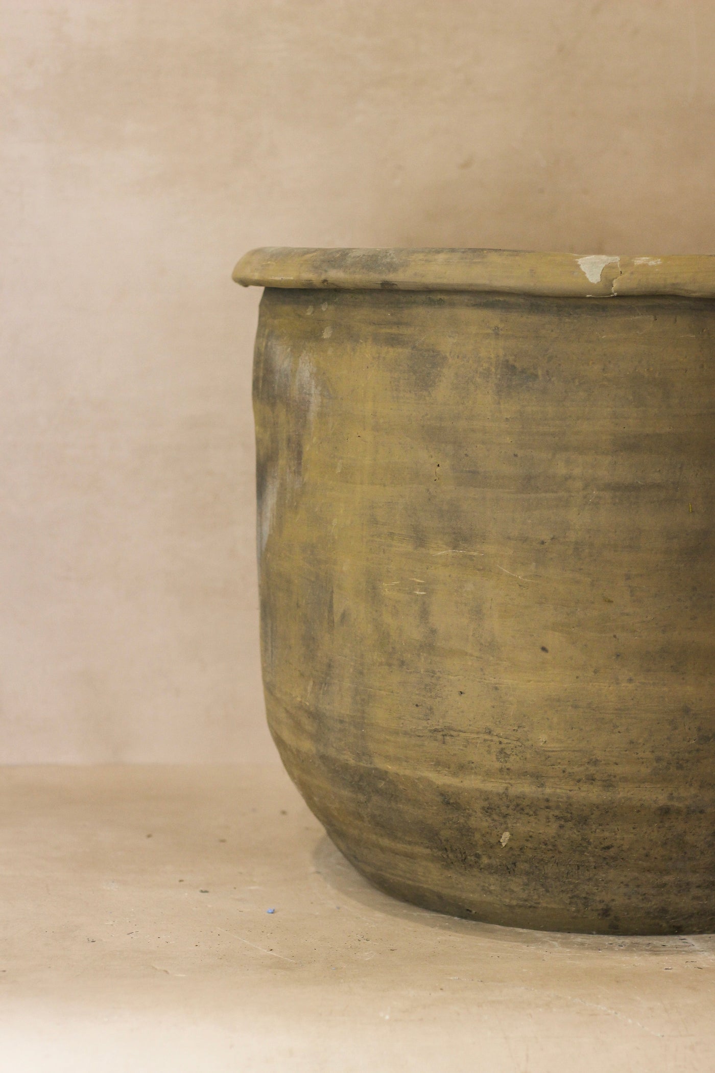 Big Old Grey Asian Pot - L012