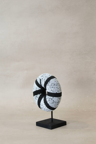 Cameroon beaded bracelet - Black and White