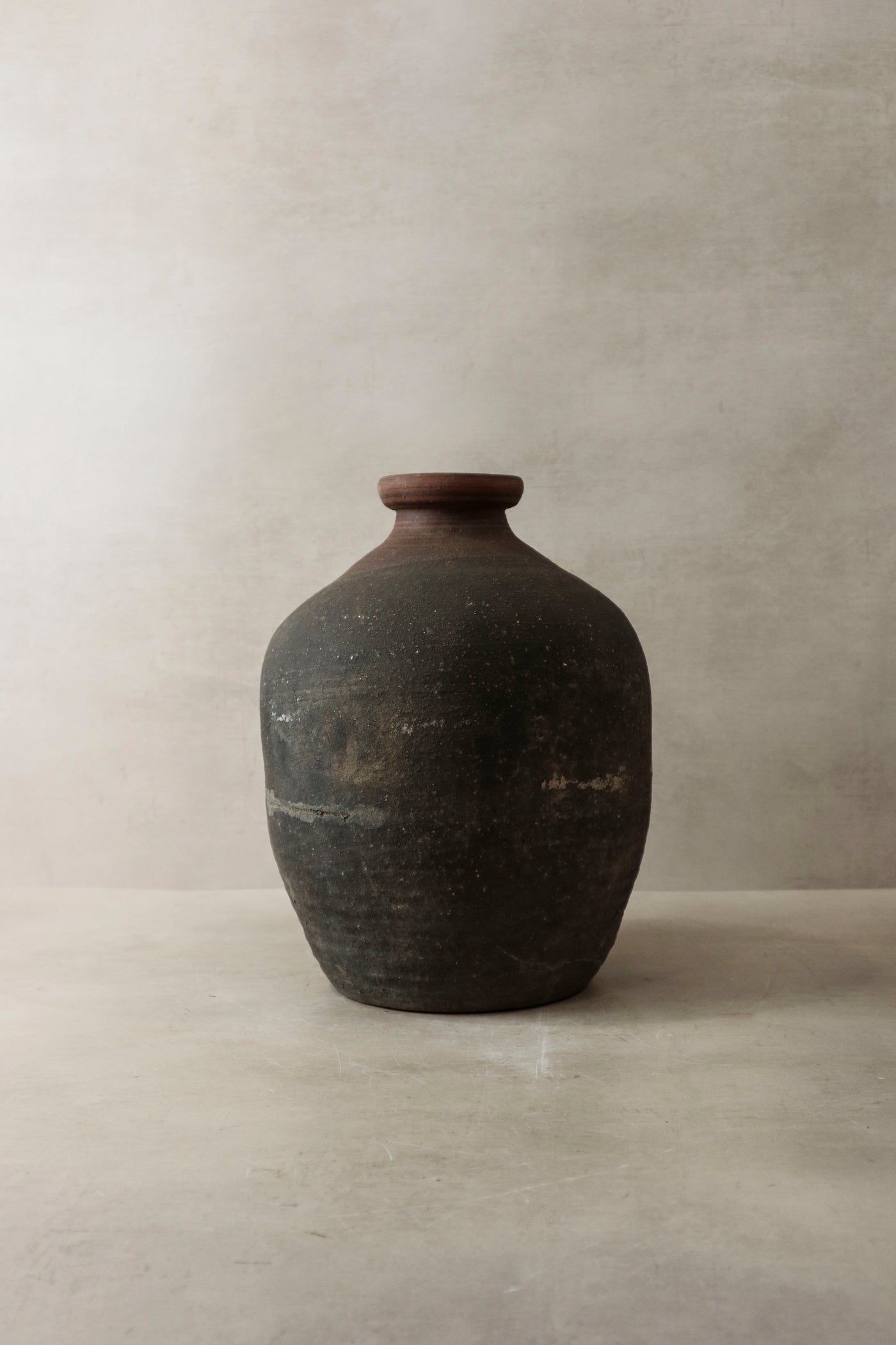 Antique Asian Rice Wine Vase n° 2