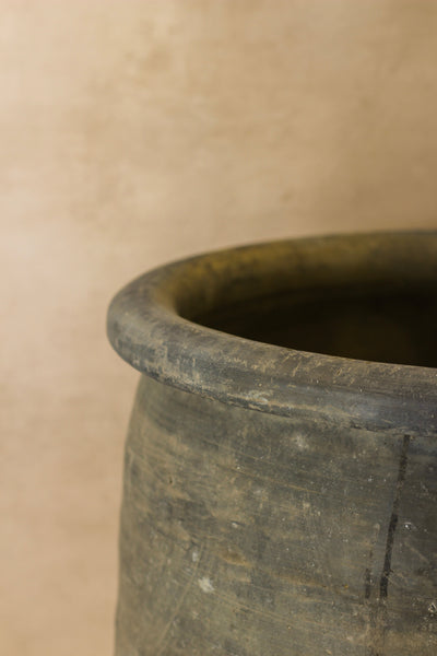 Big Old Grey Asian Pot - L011