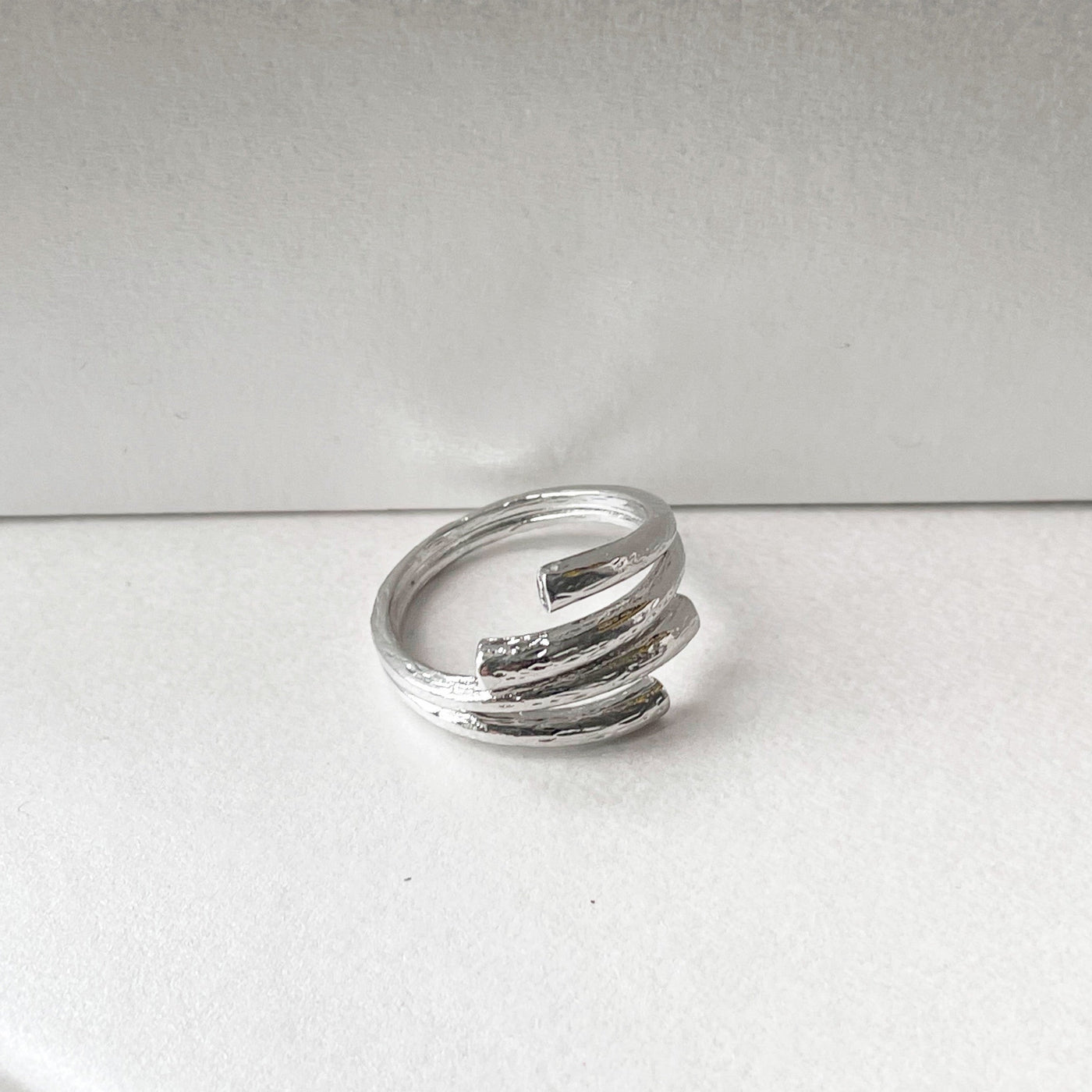 Dari Contemporary Silver Tone Ring