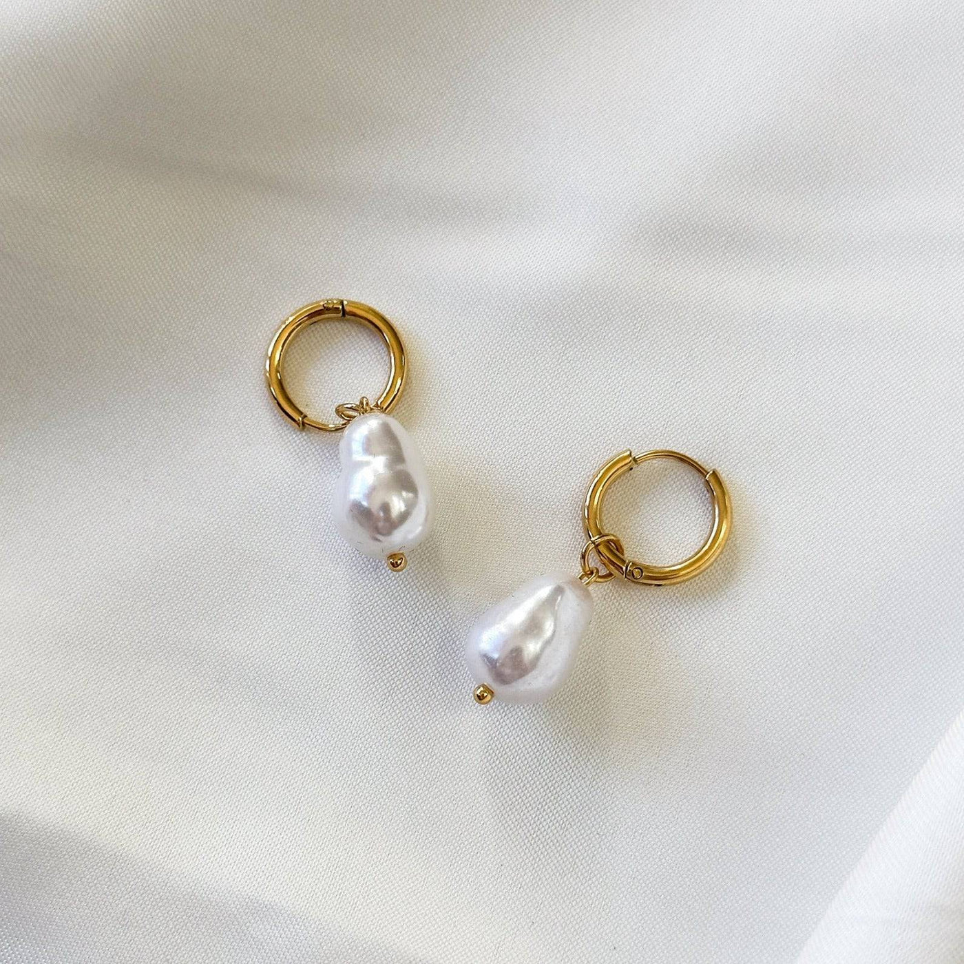 Amélie Pearl Earrings