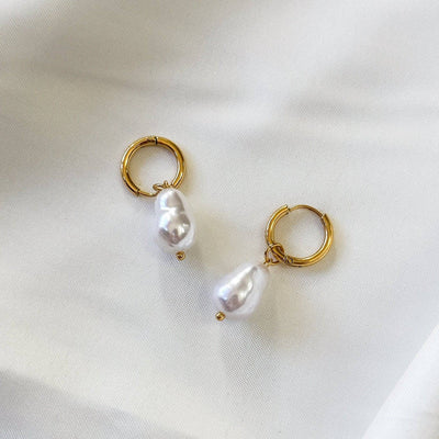 Amélie Pearl Earrings
