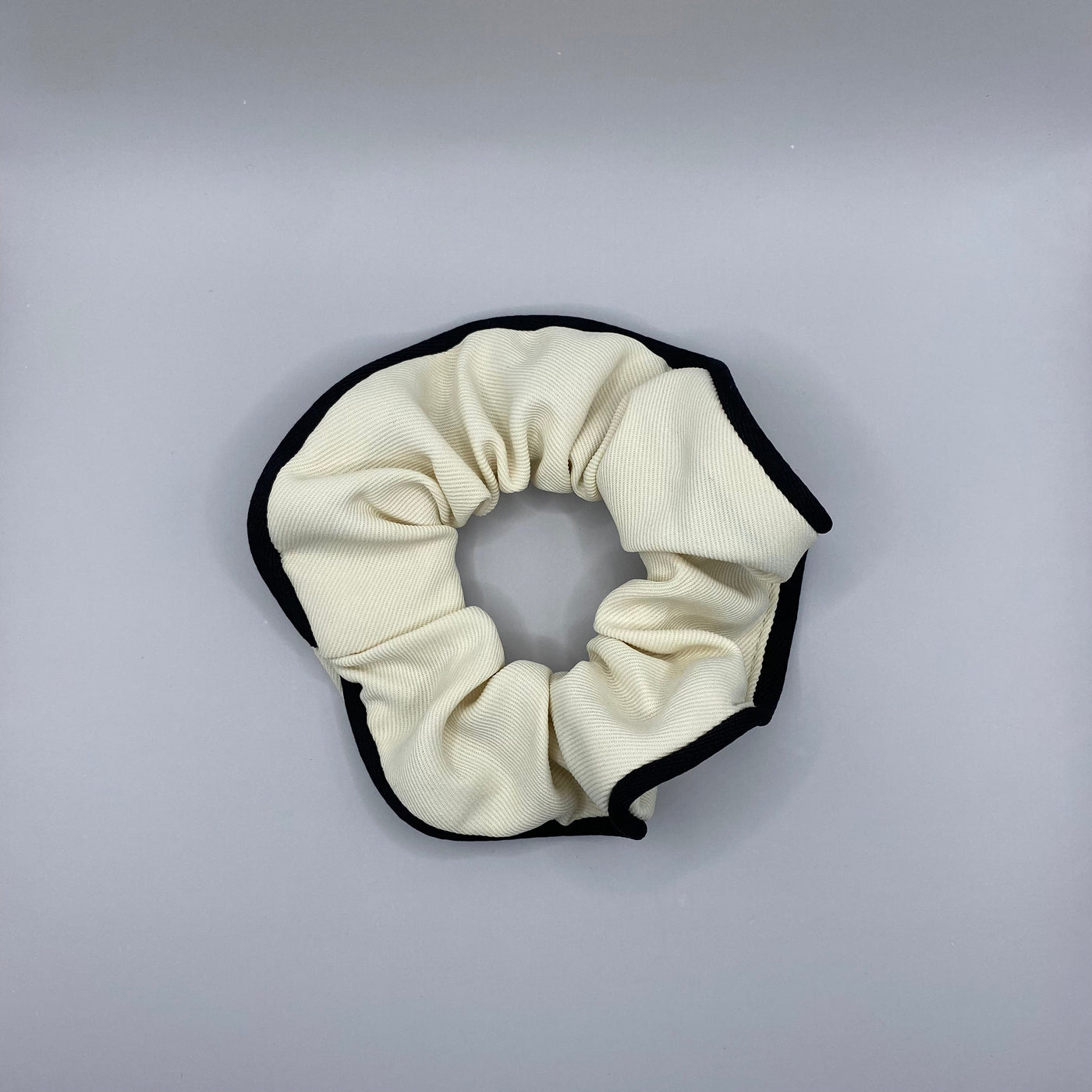 Brooklyn White And Black Scrunchie