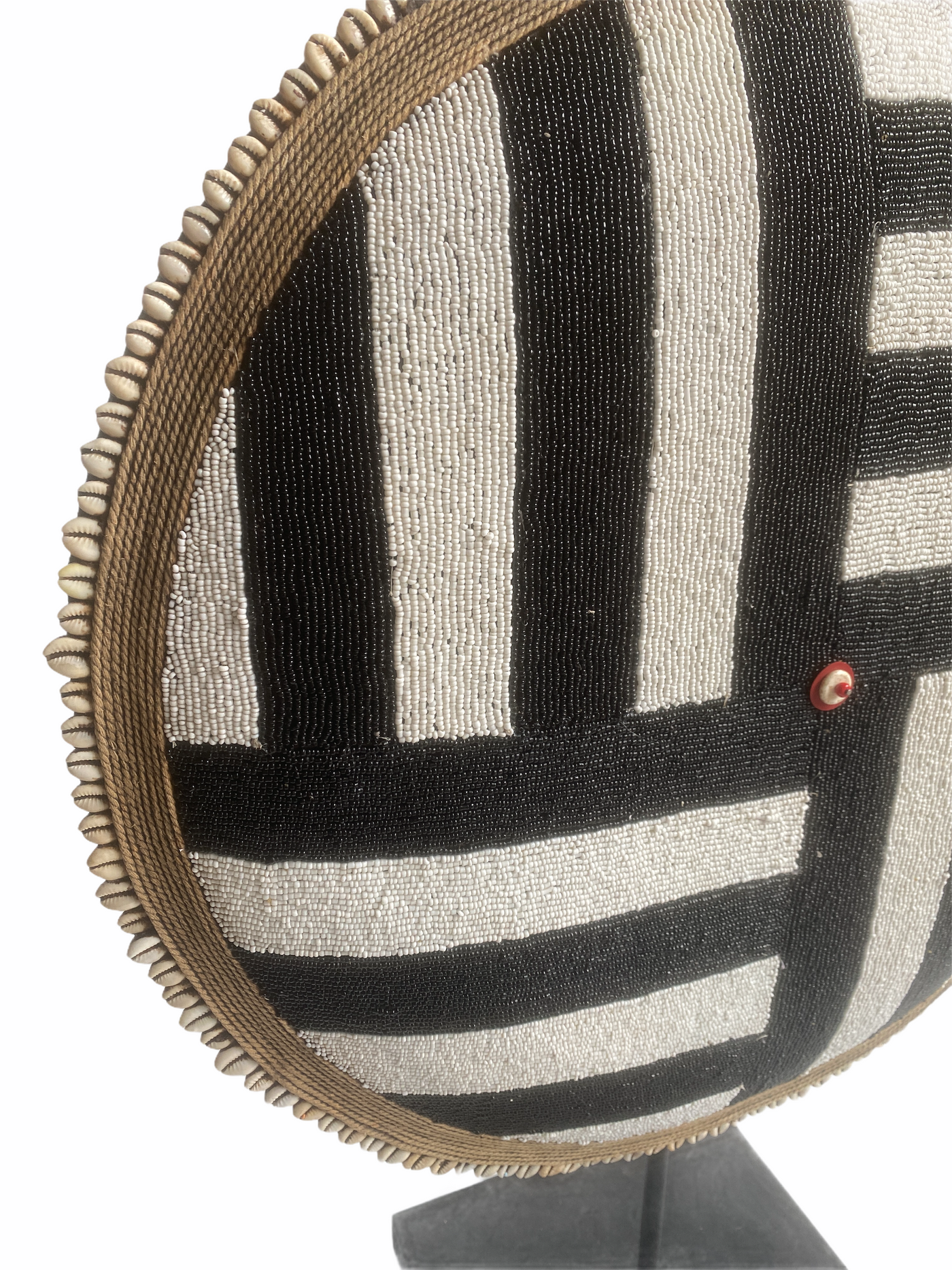 Cameroon Beaded Shield CW07- L - 55cm Black & White
