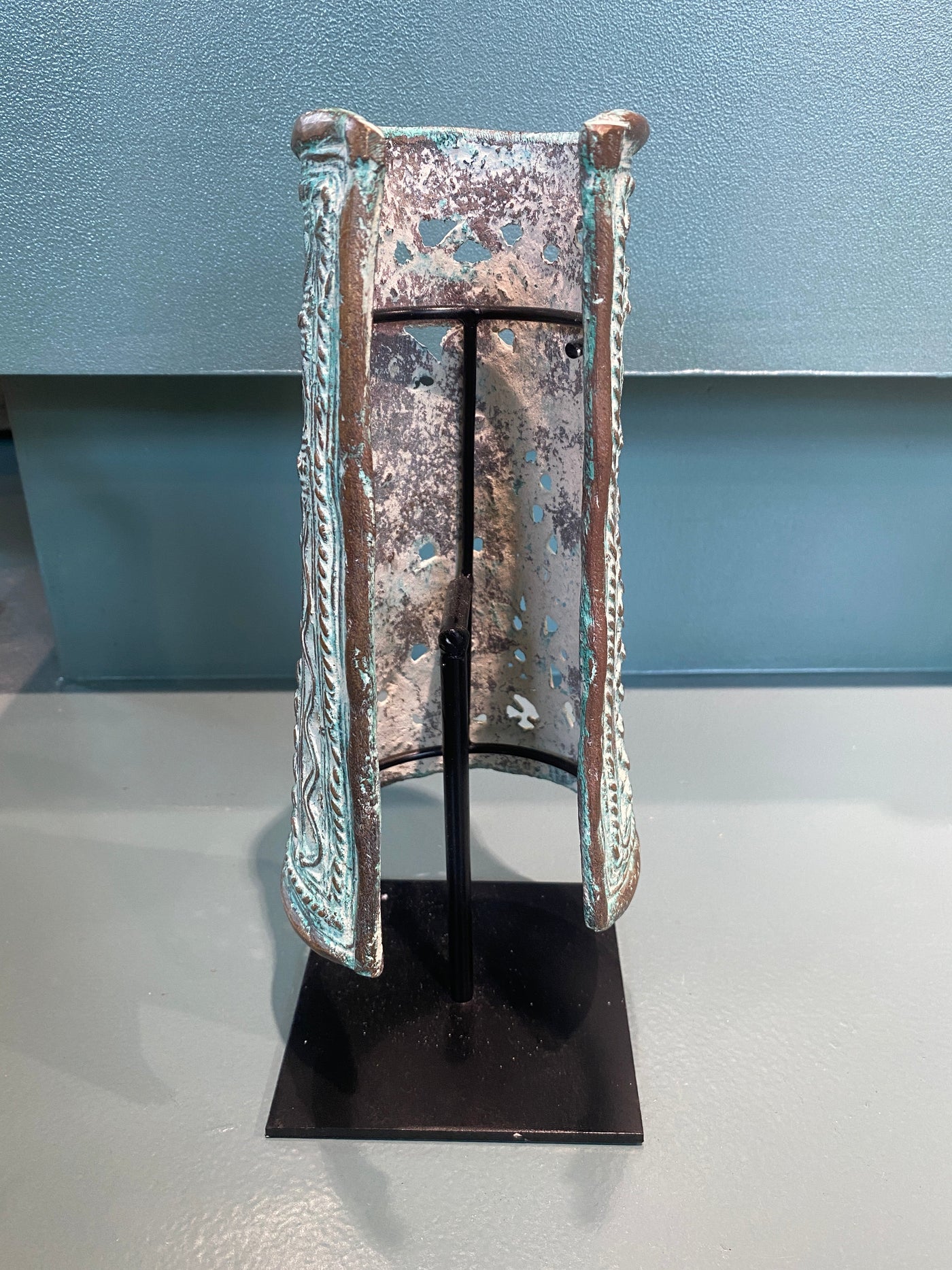 Benin Anklet - Large sculpture (37.01)