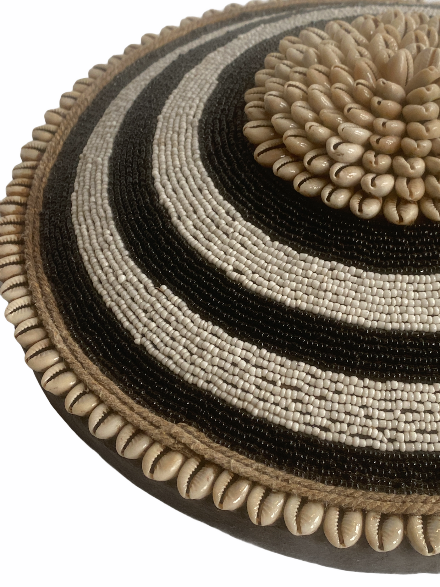 Cameroon Shield - S - 35cm black & white