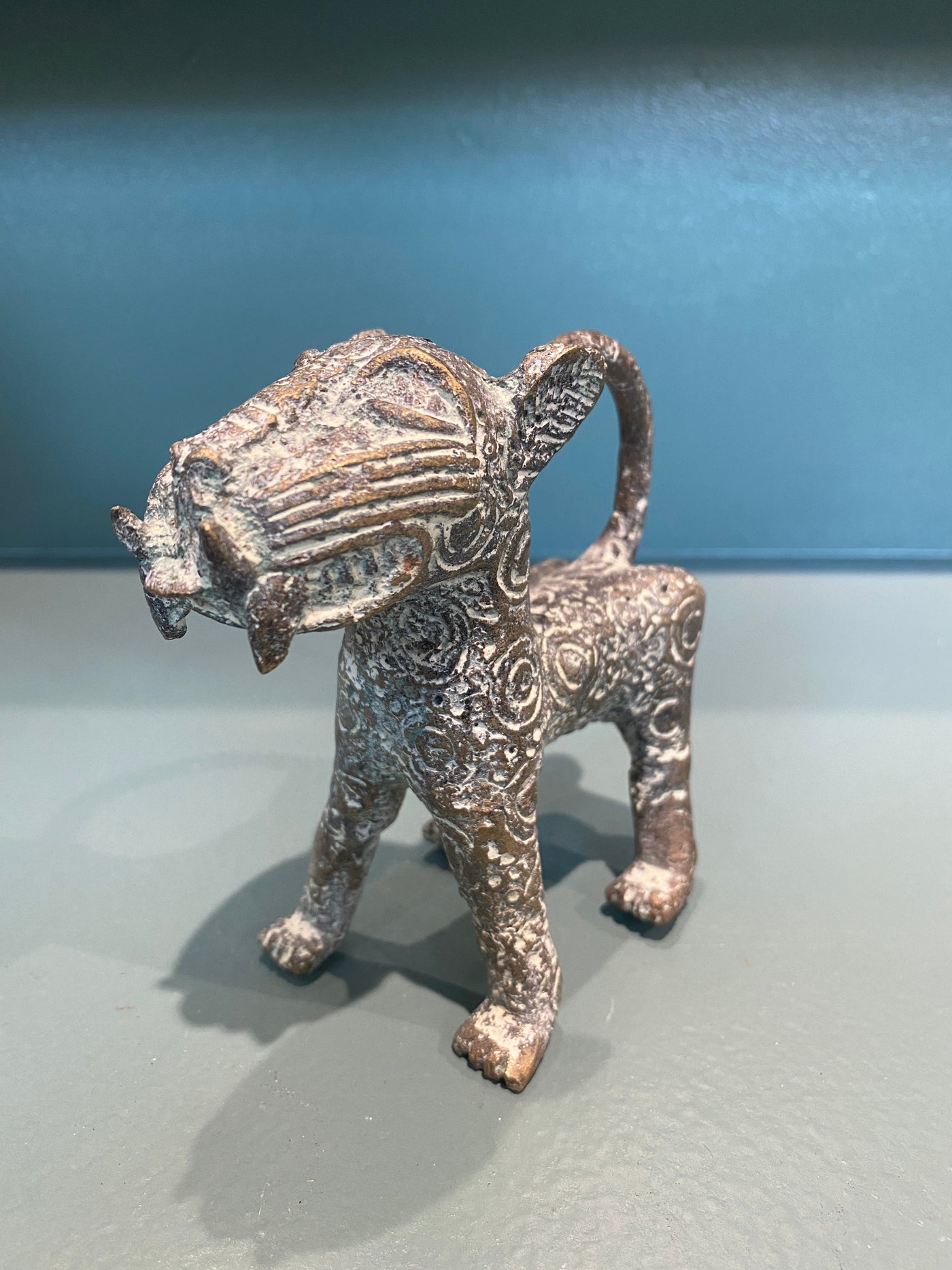Benin Leopard sculpture - Bronze (56.05)