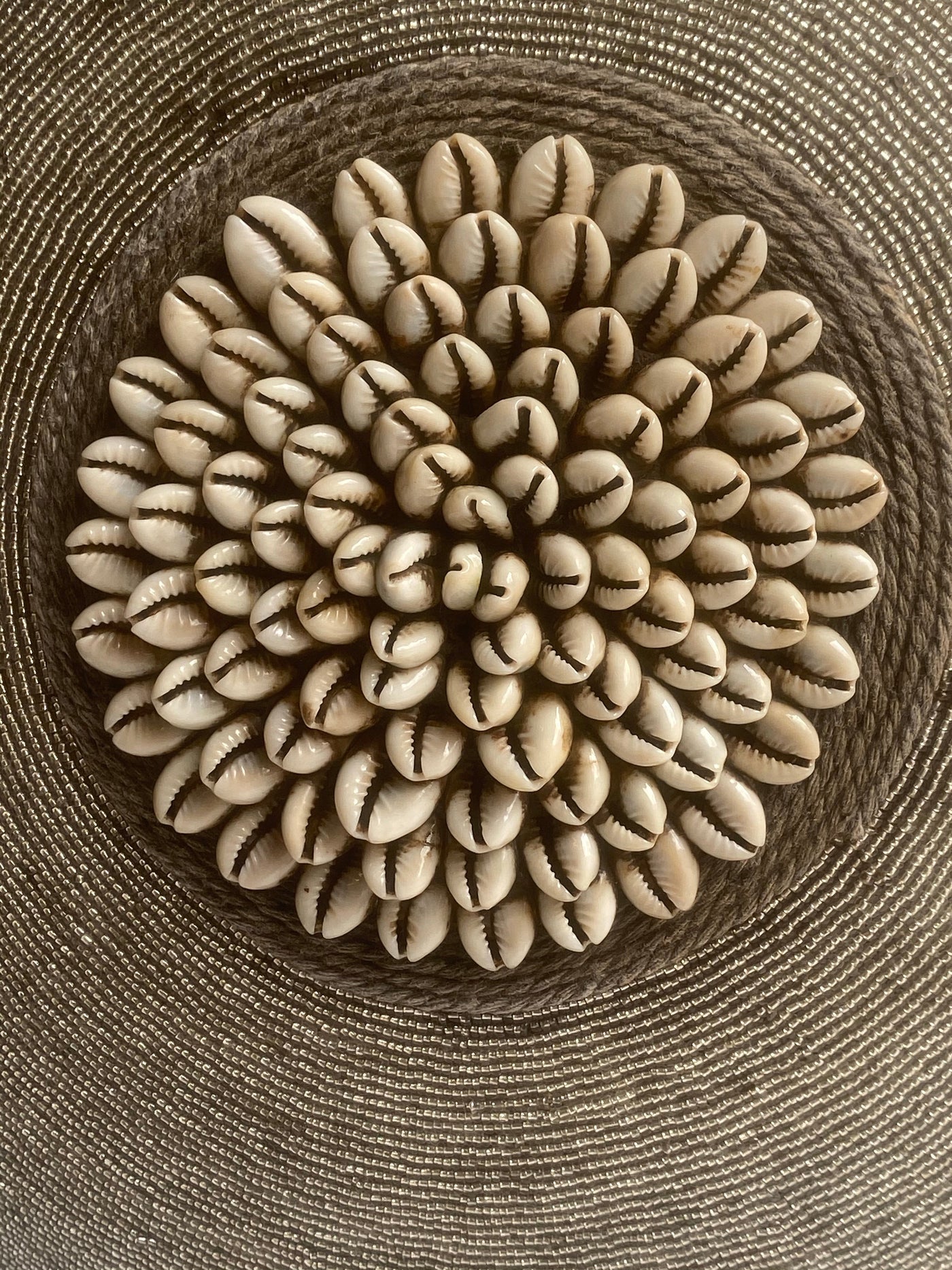 Cameroon Shield - 40cm - Silver