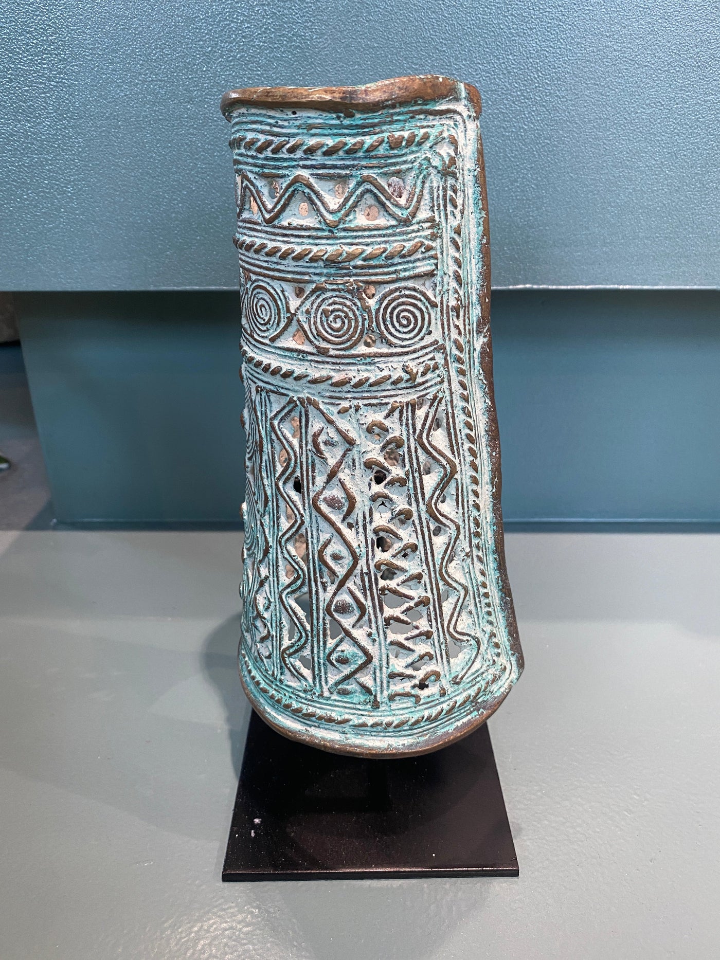 Benin Anklet - Large sculpture (37.01)