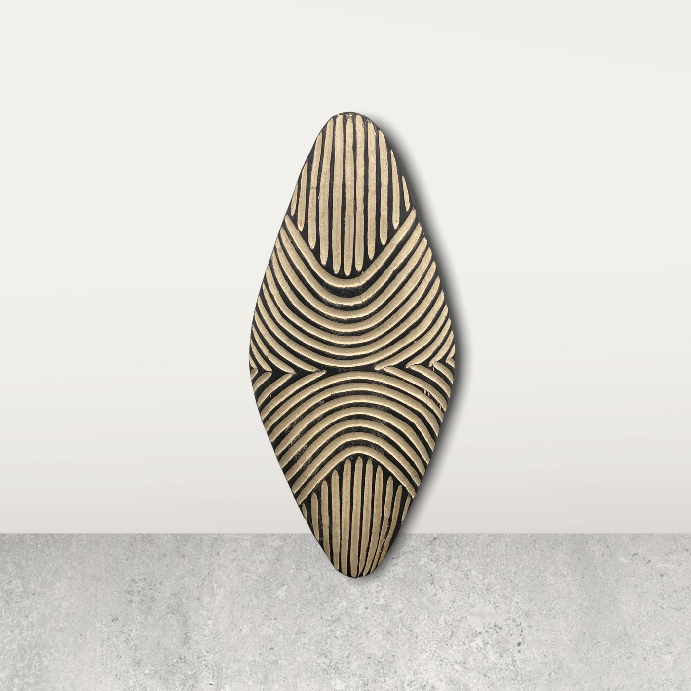 Cameroon Shield - Tall diamond white