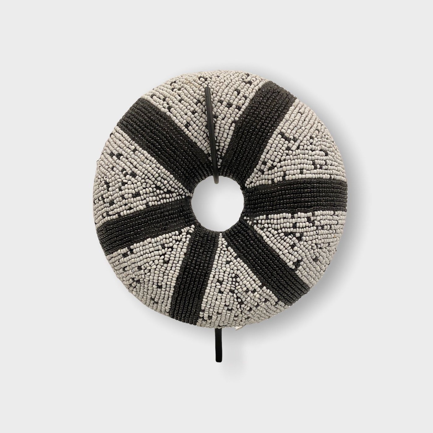 Cameroon beaded bracelet - (89.3) white/black