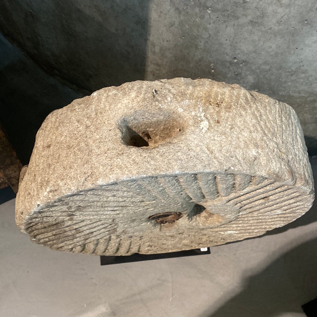 Antique Stone Grinding Wheel sculpture - China