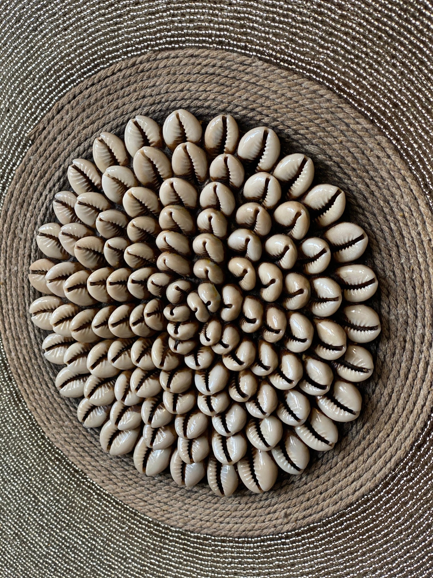 Cameroon Beaded Shield - L - 55cm - Gold & White